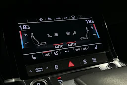 sininen Audi e-tron 2023 kuva 29.