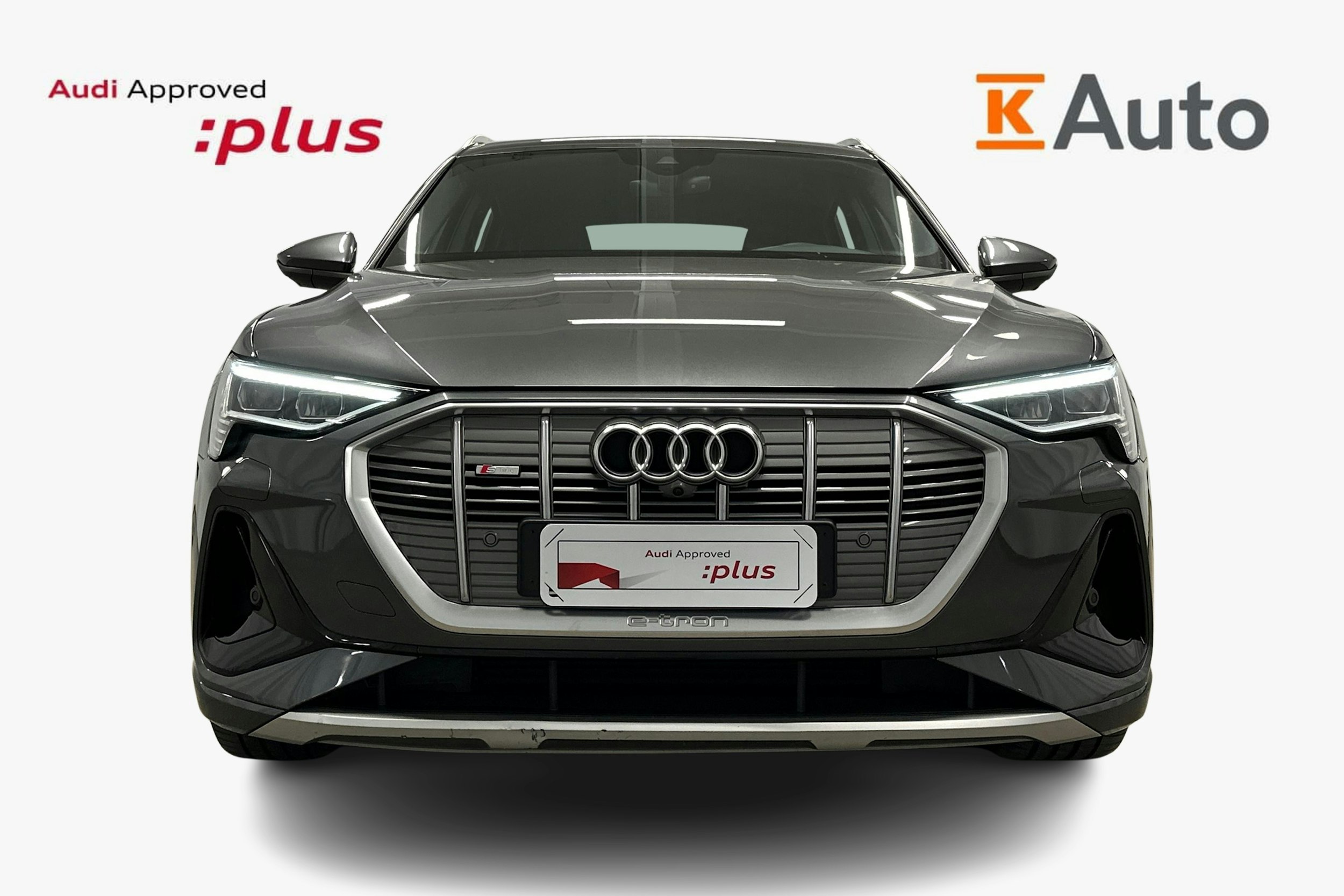 harmaa Audi e-tron 2023 kuva 5.