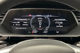 harmaa Audi e-tron 2023 kuva 19.