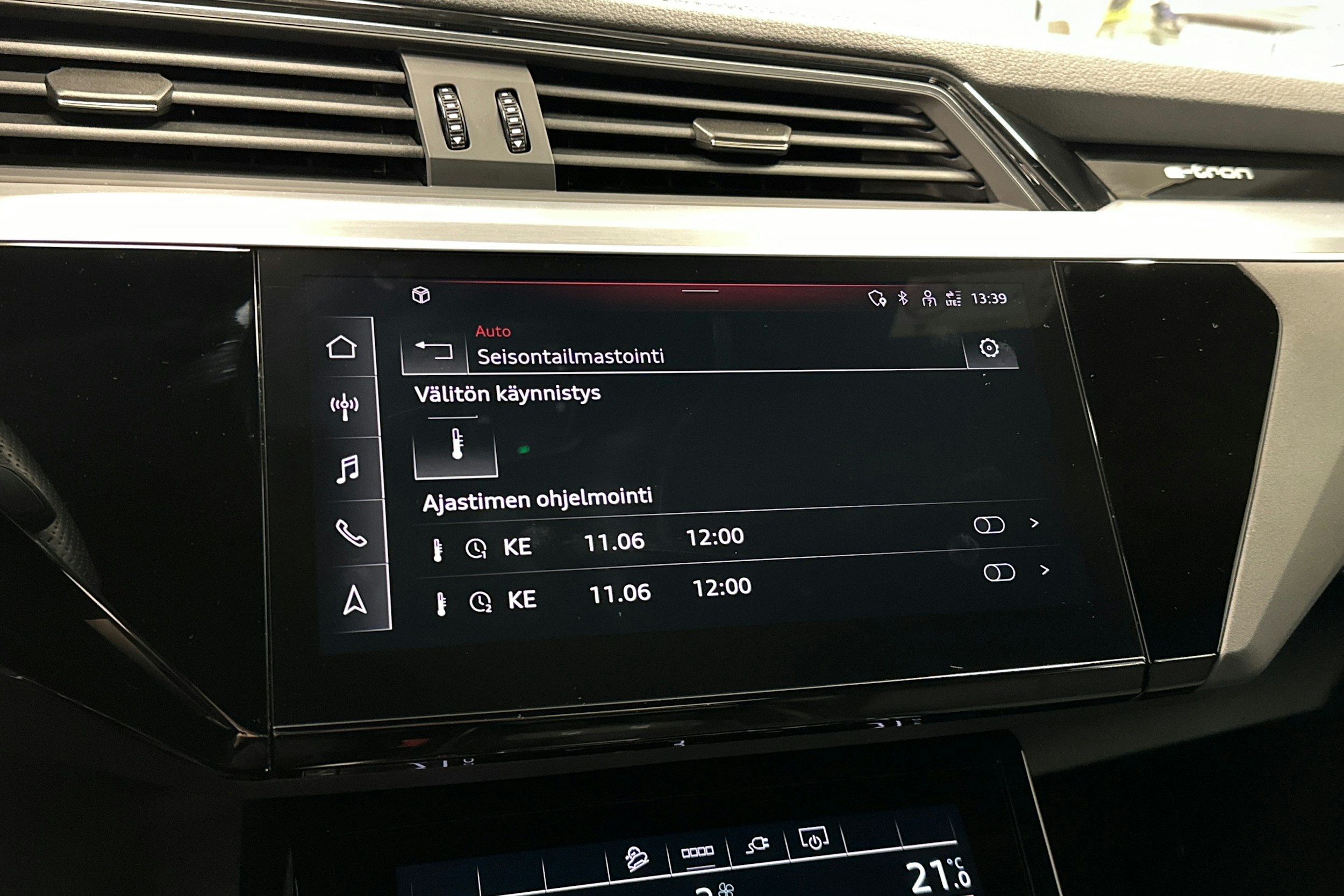 harmaa Audi e-tron 2023 kuva 29.
