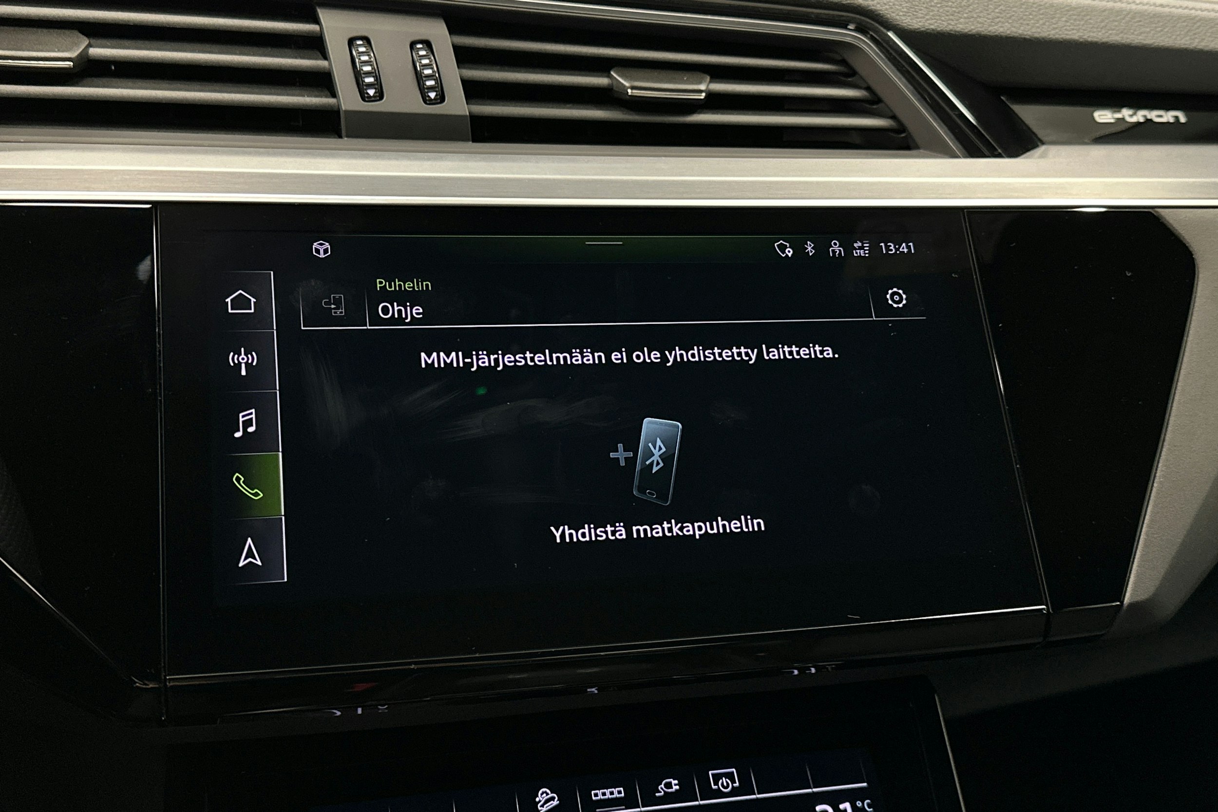 harmaa Audi e-tron 2023 kuva 31.