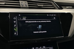 harmaa Audi e-tron 2023 kuva 31.