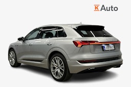 harmaa Audi e-tron 2023 kuva 2.
