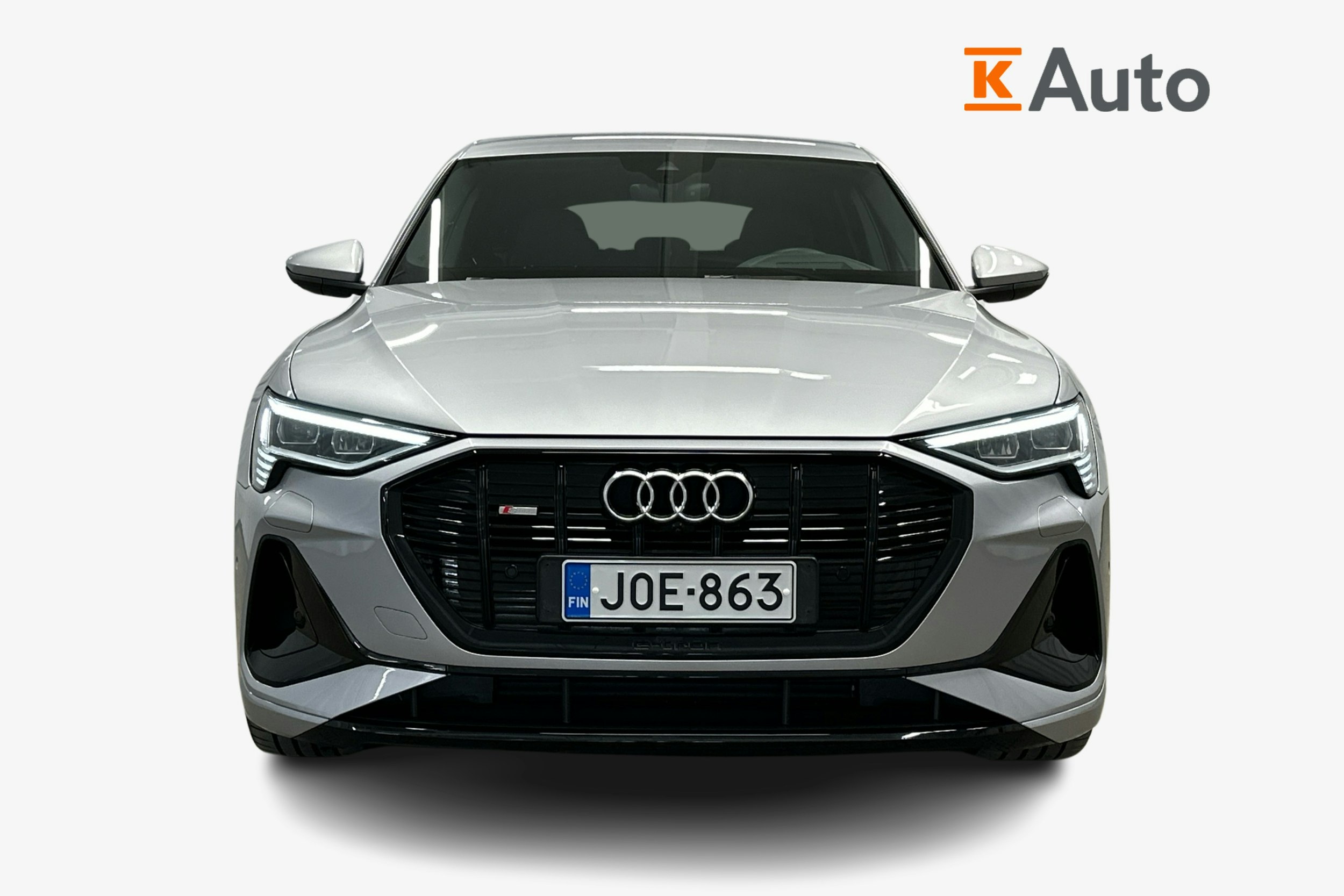 harmaa Audi e-tron 2023 kuva 4.