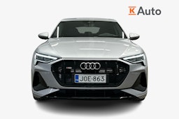 harmaa Audi e-tron 2023 kuva 4.