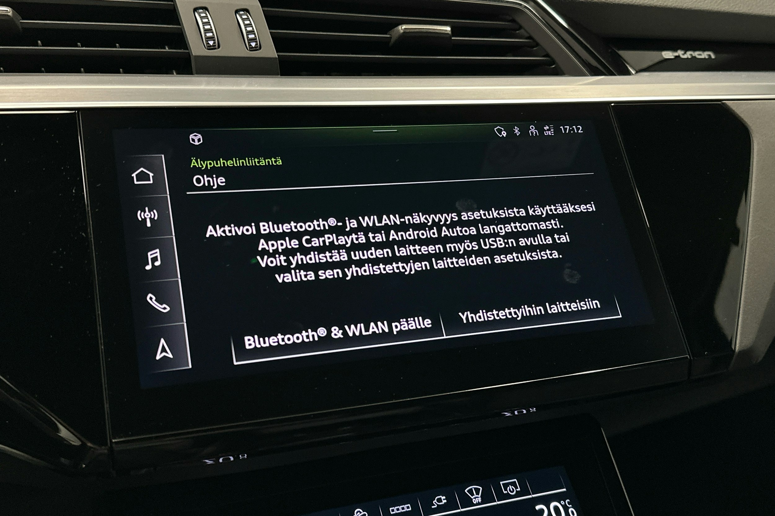 harmaa Audi e-tron 2023 kuva 16.
