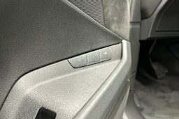 harmaa Audi e-tron 2023 kuva 25.