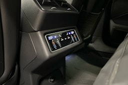 harmaa Audi e-tron 2023 kuva 27.