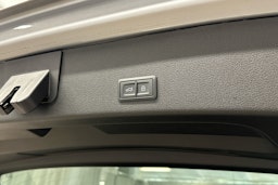 harmaa Audi e-tron 2023 kuva 29.