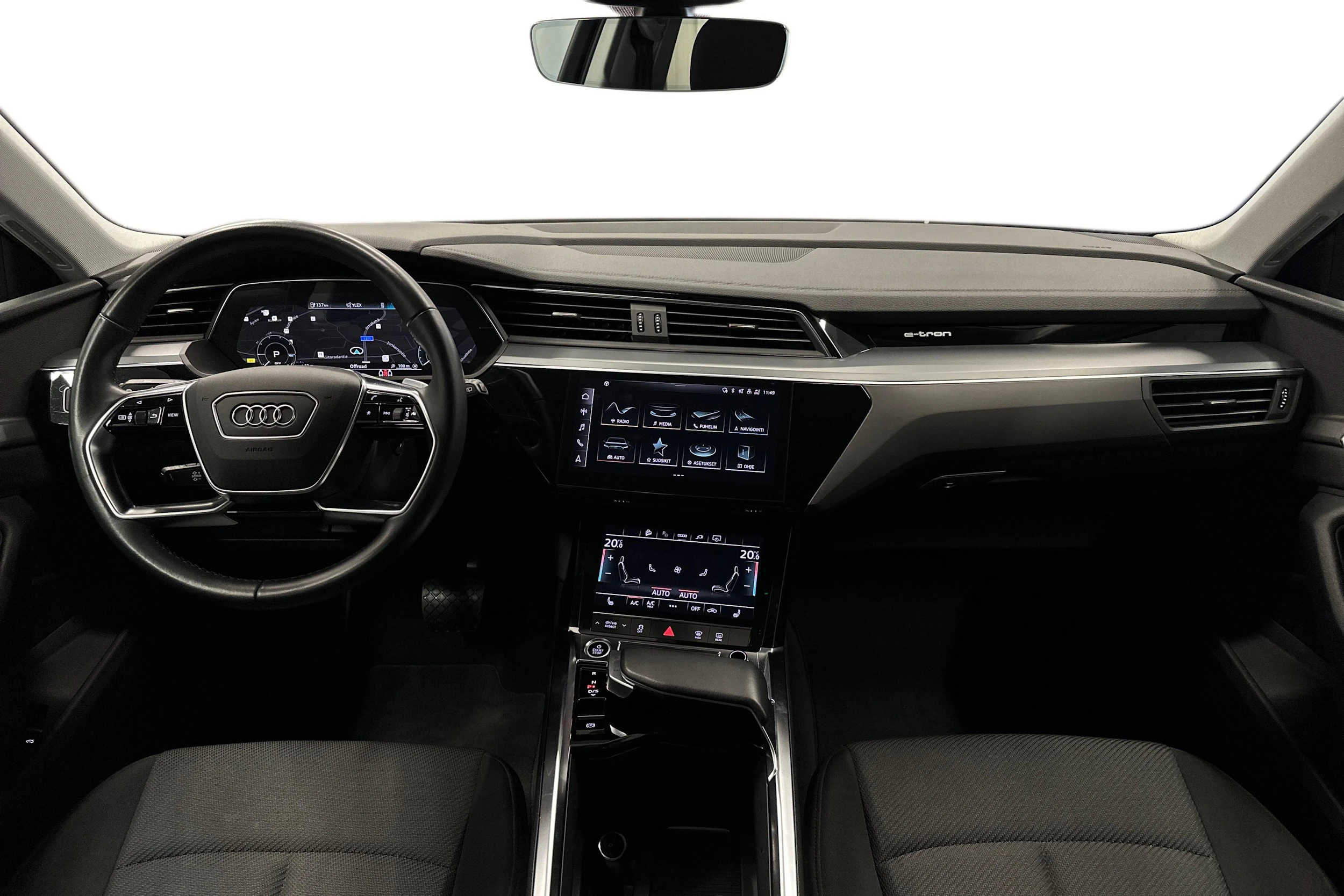 harmaa Audi e-tron 2023 kuva 9.