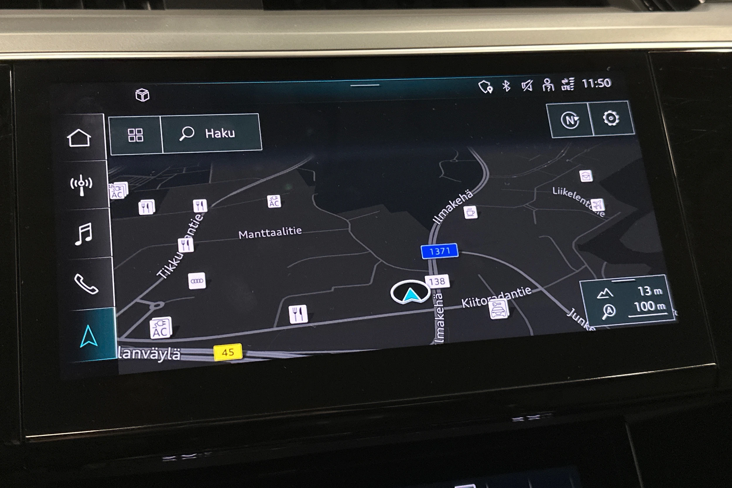 harmaa Audi e-tron 2023 kuva 23.