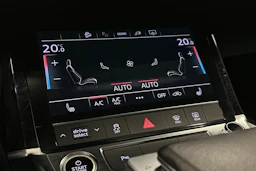 harmaa Audi e-tron 2023 kuva 27.