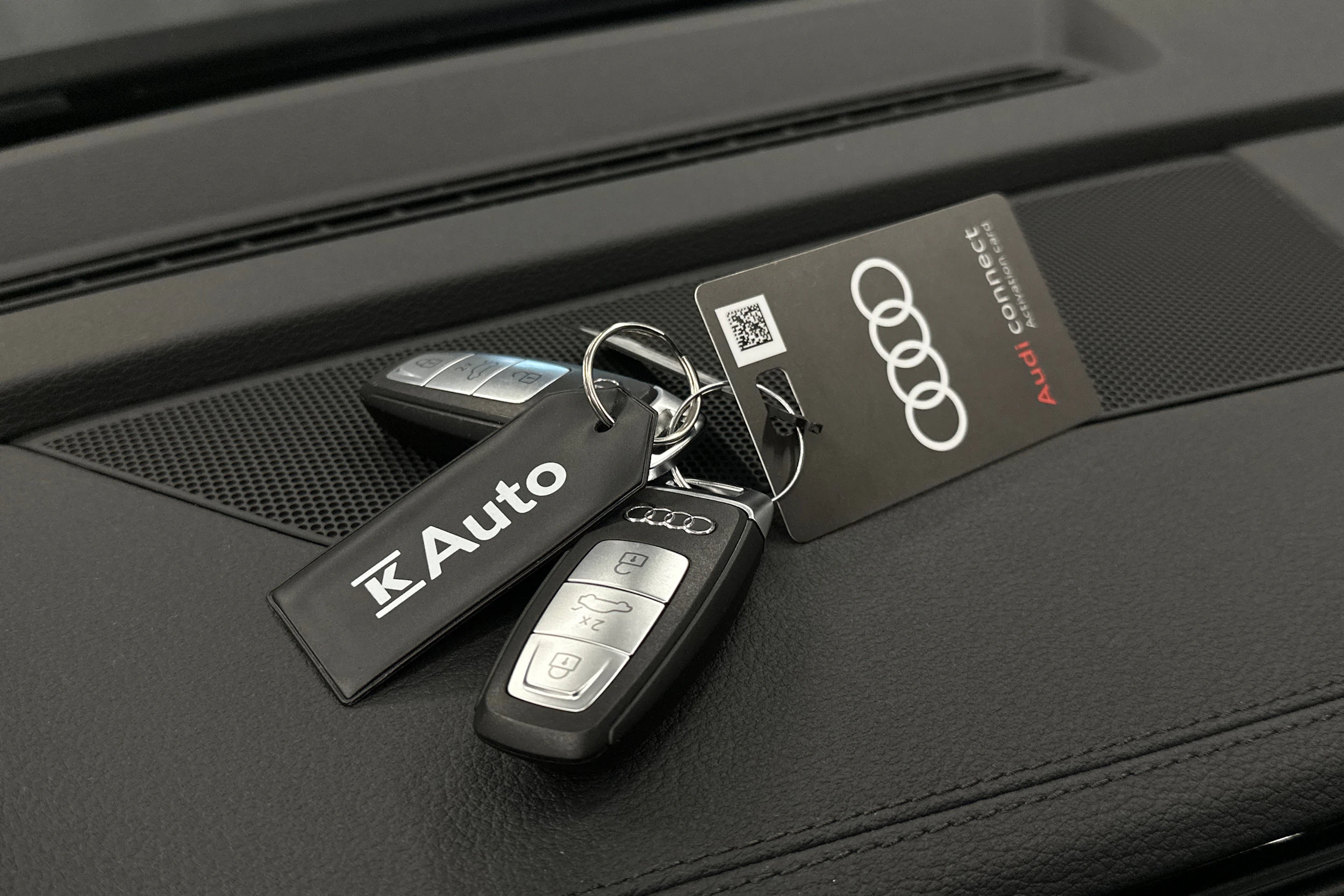 harmaa Audi e-tron 2023 kuva 29.