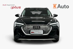 musta Audi e-tron 2023 kuva 4.