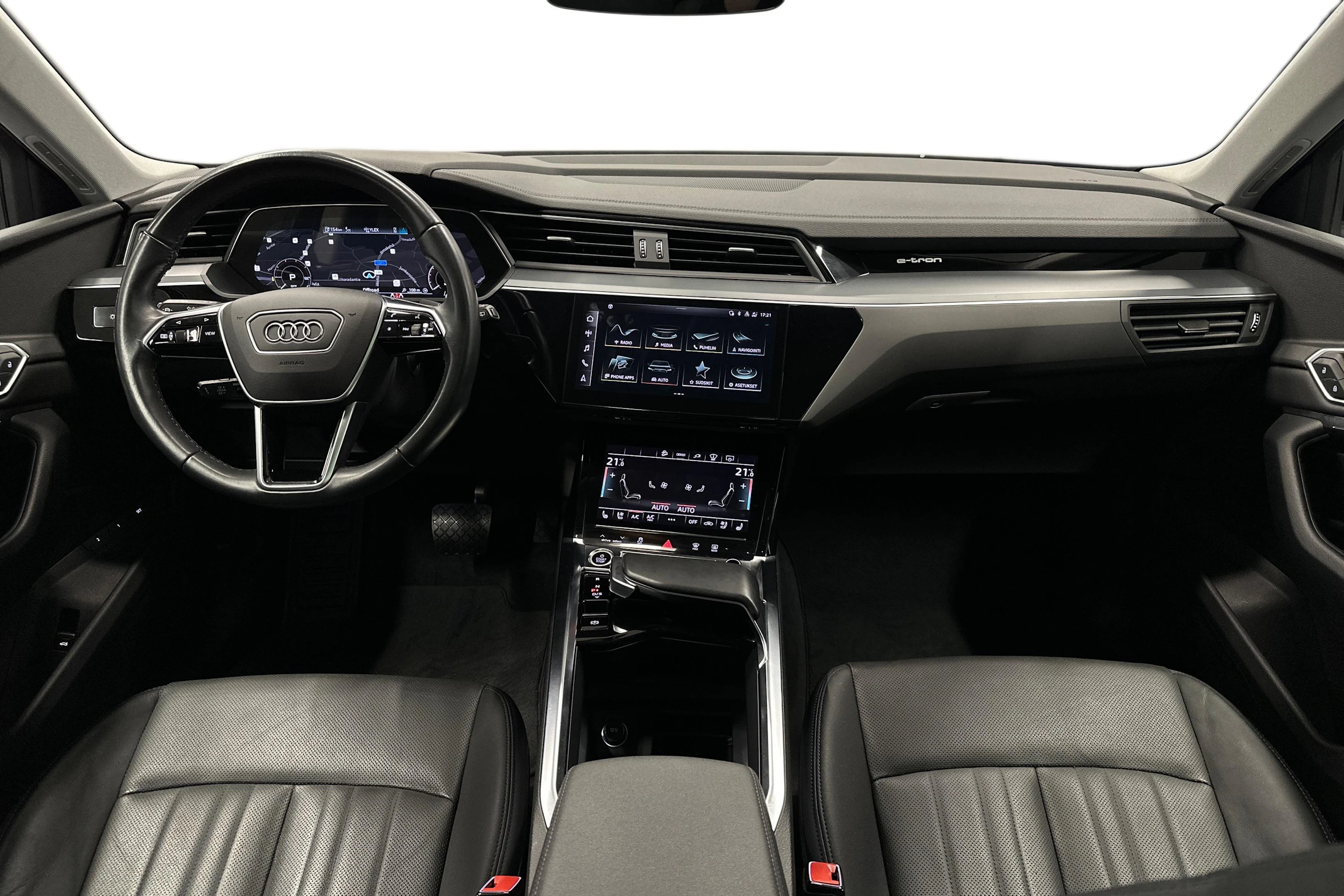 musta Audi e-tron 2023 kuva 7.