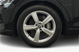 musta Audi e-tron 2023 kuva 9.