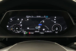 musta Audi e-tron 2023 kuva 21.