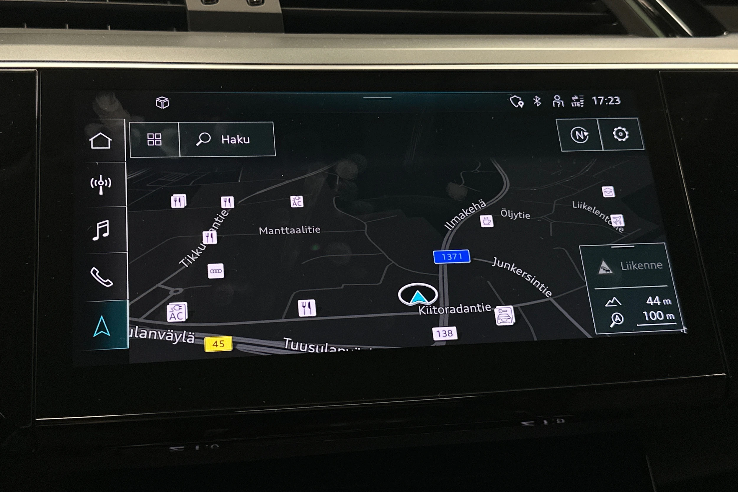 musta Audi e-tron 2023 kuva 23.