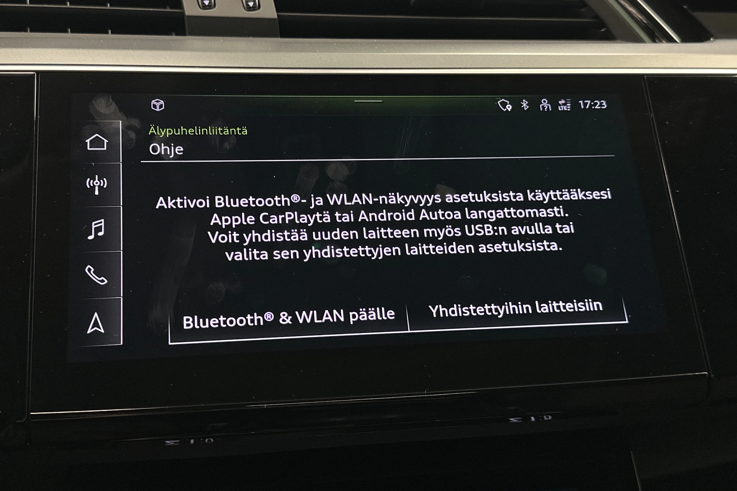 musta Audi e-tron 2023 kuva 24.