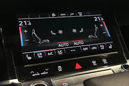 musta Audi e-tron 2023 kuva 29.