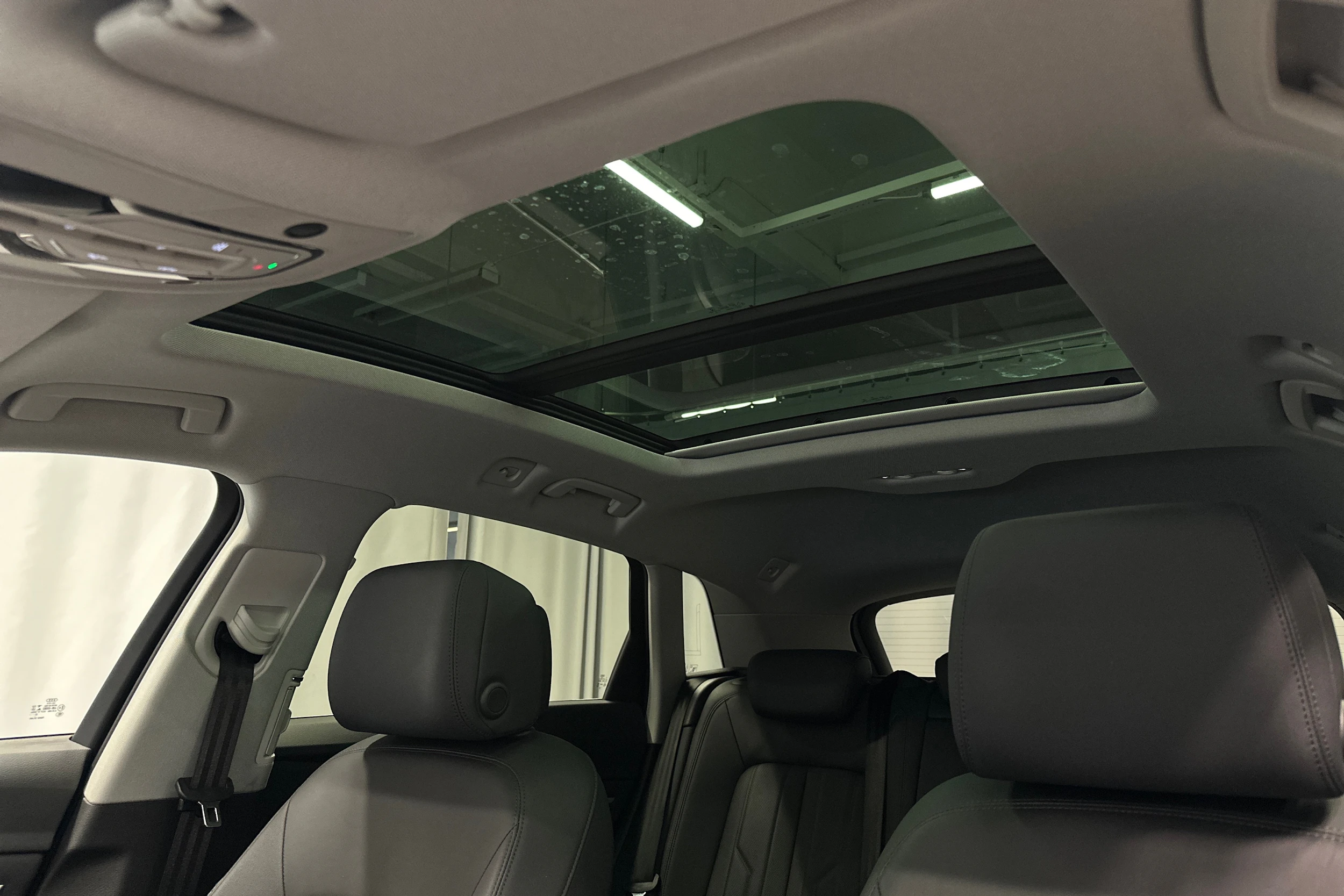 musta Audi e-tron 2023 kuva 31.