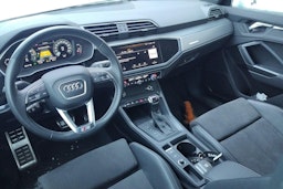 valkoinen Audi e-tron 2023 kuva 3.