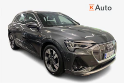 harmaa Audi e-tron 2023 kuva 1.
