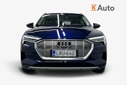 sininen Audi e-tron 2023 kuva 5.