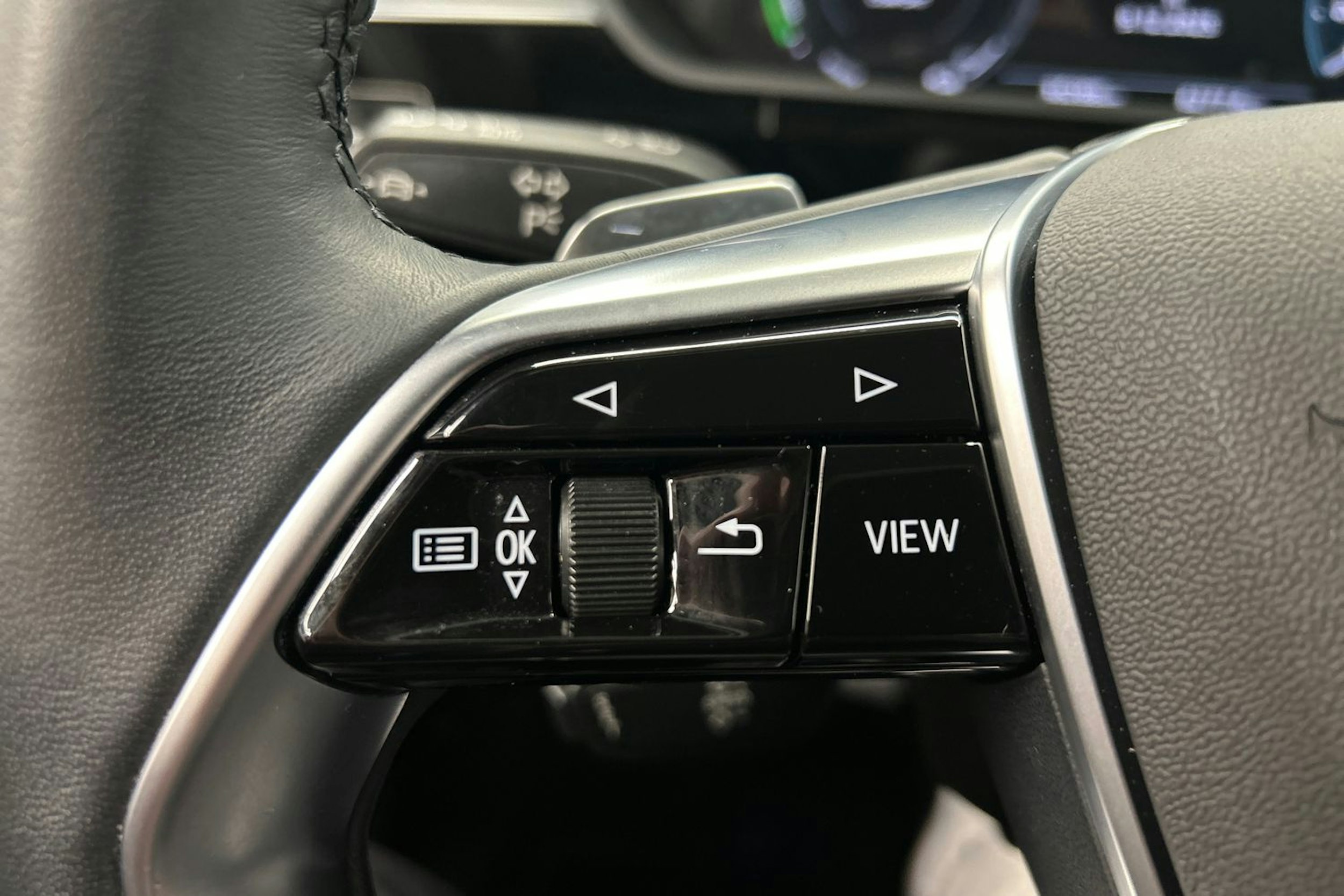 sininen Audi e-tron 2023 kuva 23.