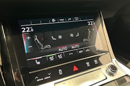 sininen Audi e-tron 2023 kuva 30.