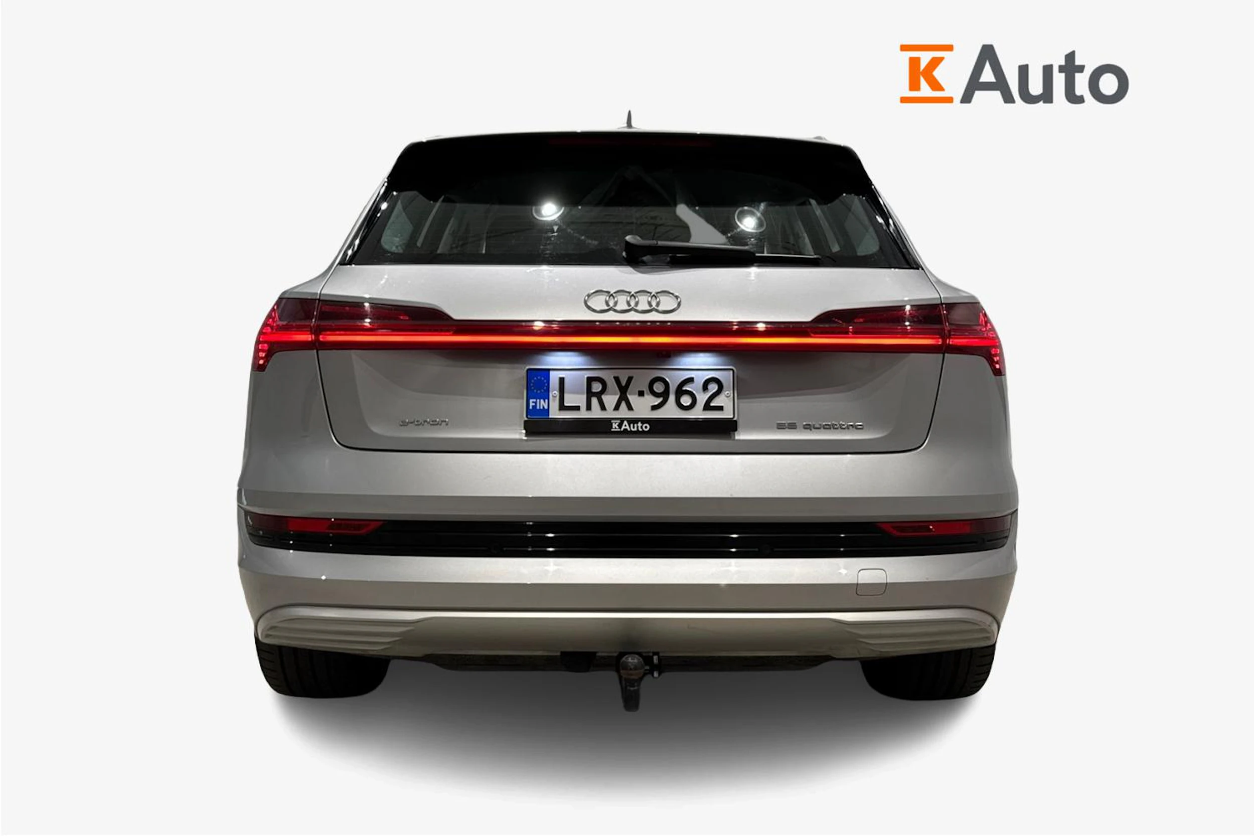 met. harmaa Audi e-tron 2023 kuva 3.