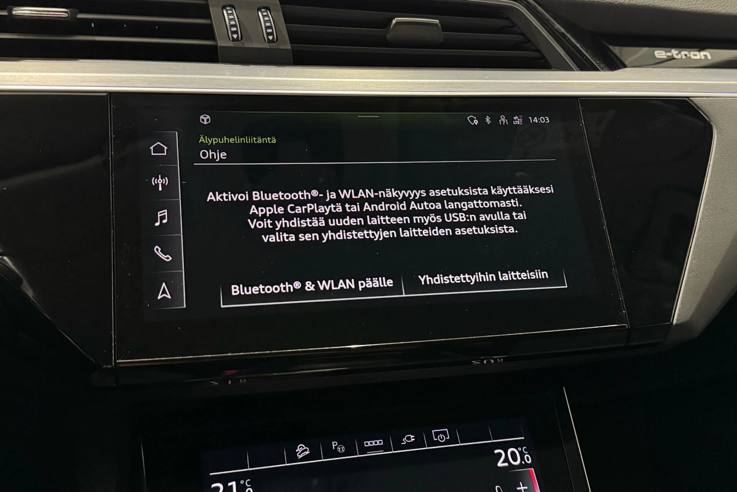 met. harmaa Audi e-tron 2023 kuva 22.