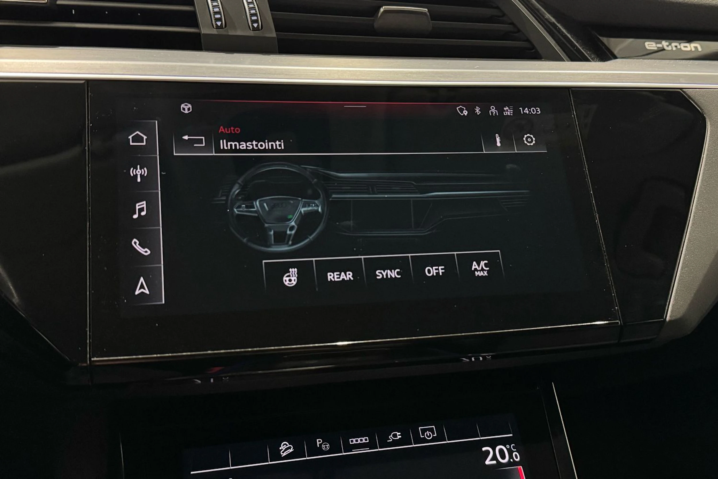 met. harmaa Audi e-tron 2023 kuva 23.