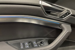 Musta Audi e-tron 2023 kuva 30.