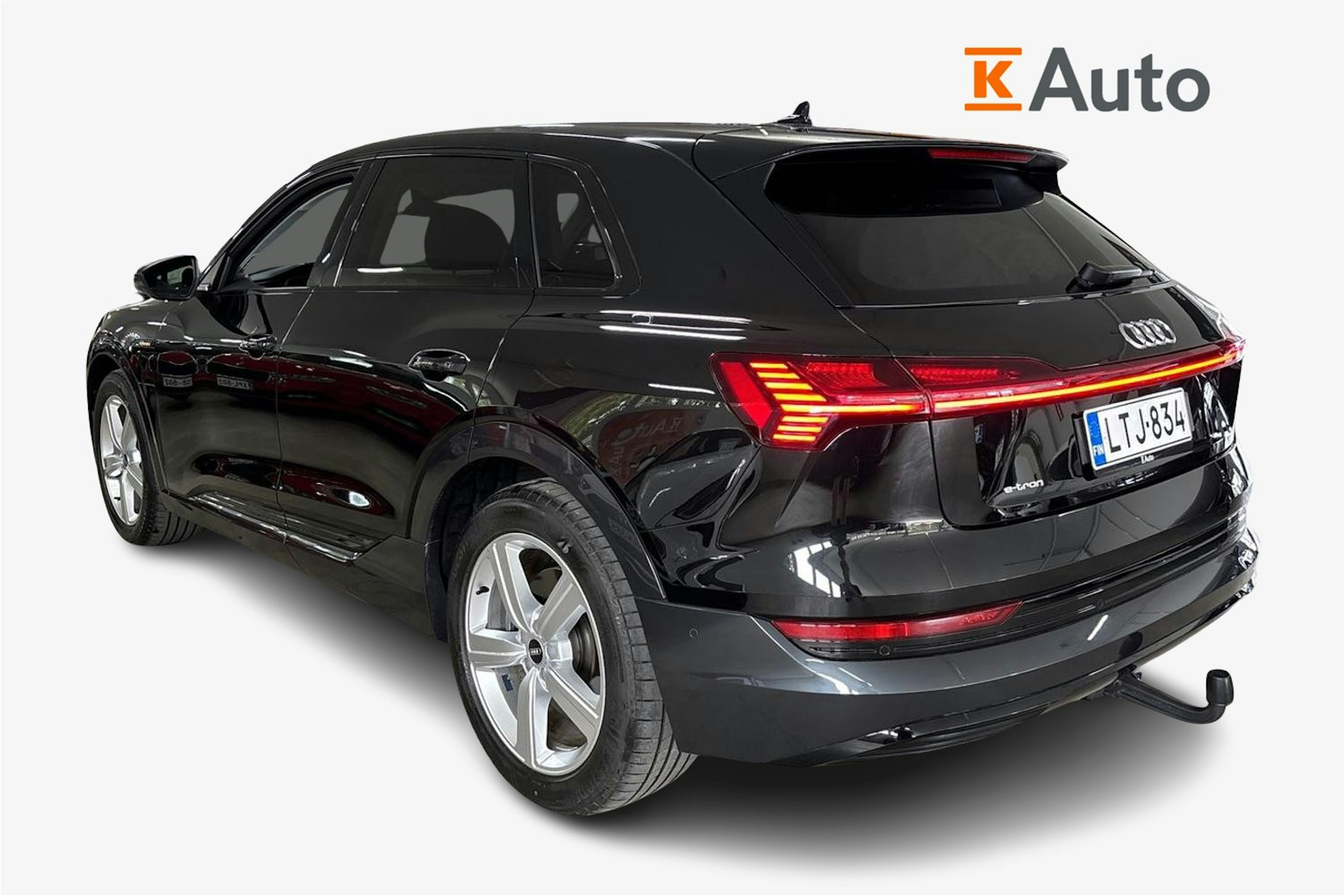 musta Audi e-tron 2023 kuva 2.