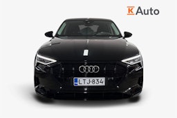 musta Audi e-tron 2023 kuva 5.