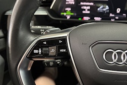 musta Audi e-tron 2023 kuva 17.