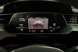 musta Audi e-tron 2023 kuva 20.