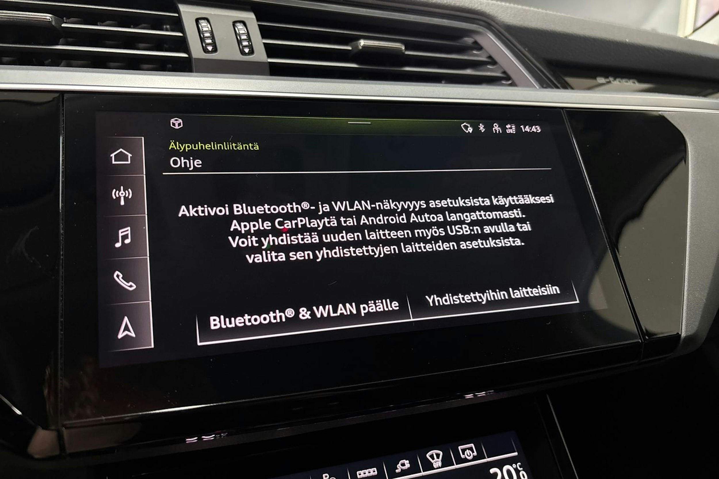 musta Audi e-tron 2023 kuva 26.