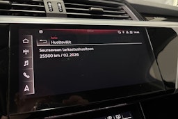 musta Audi e-tron 2023 kuva 31.