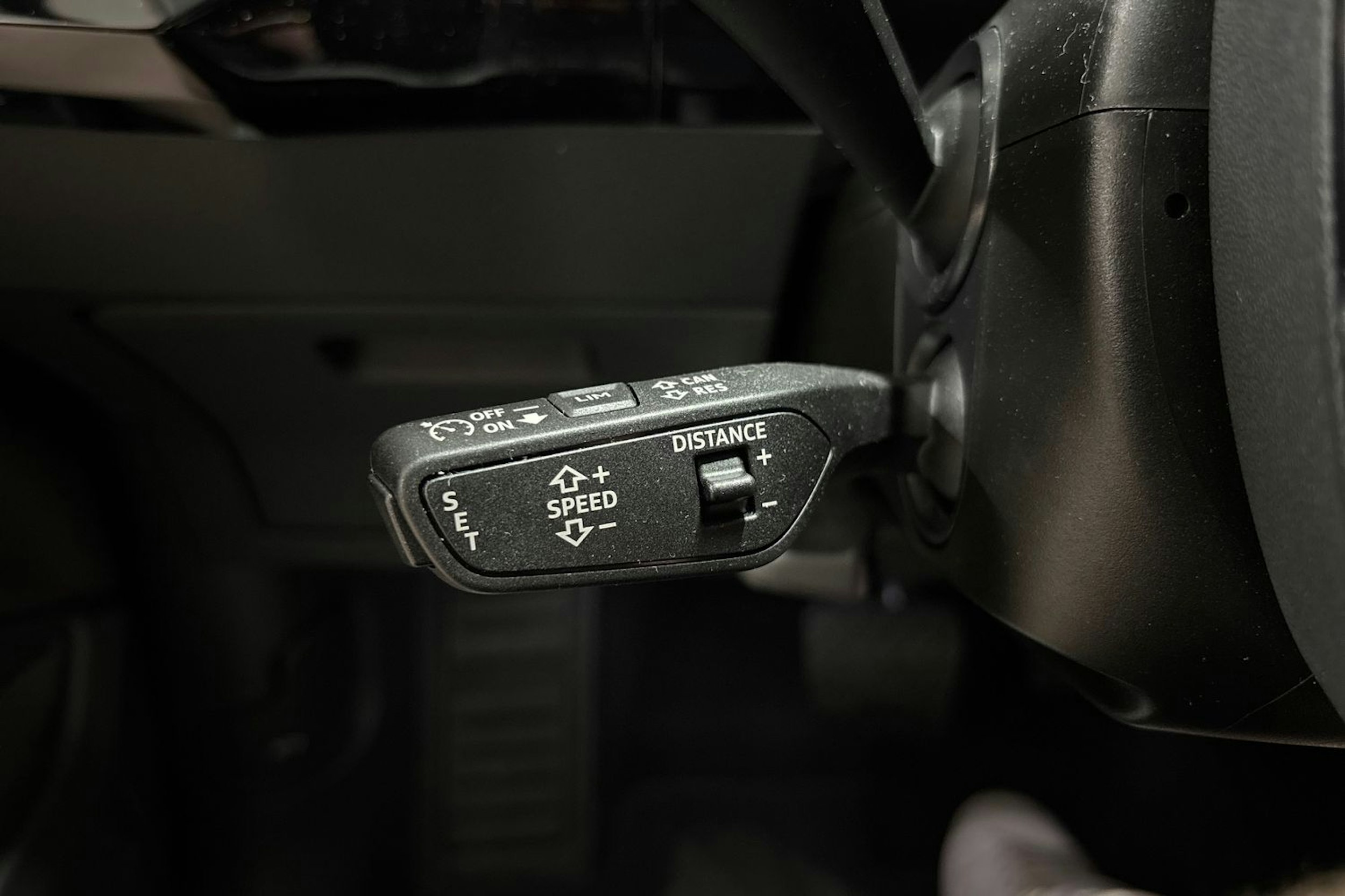 musta Audi e-tron 2023 kuva 35.