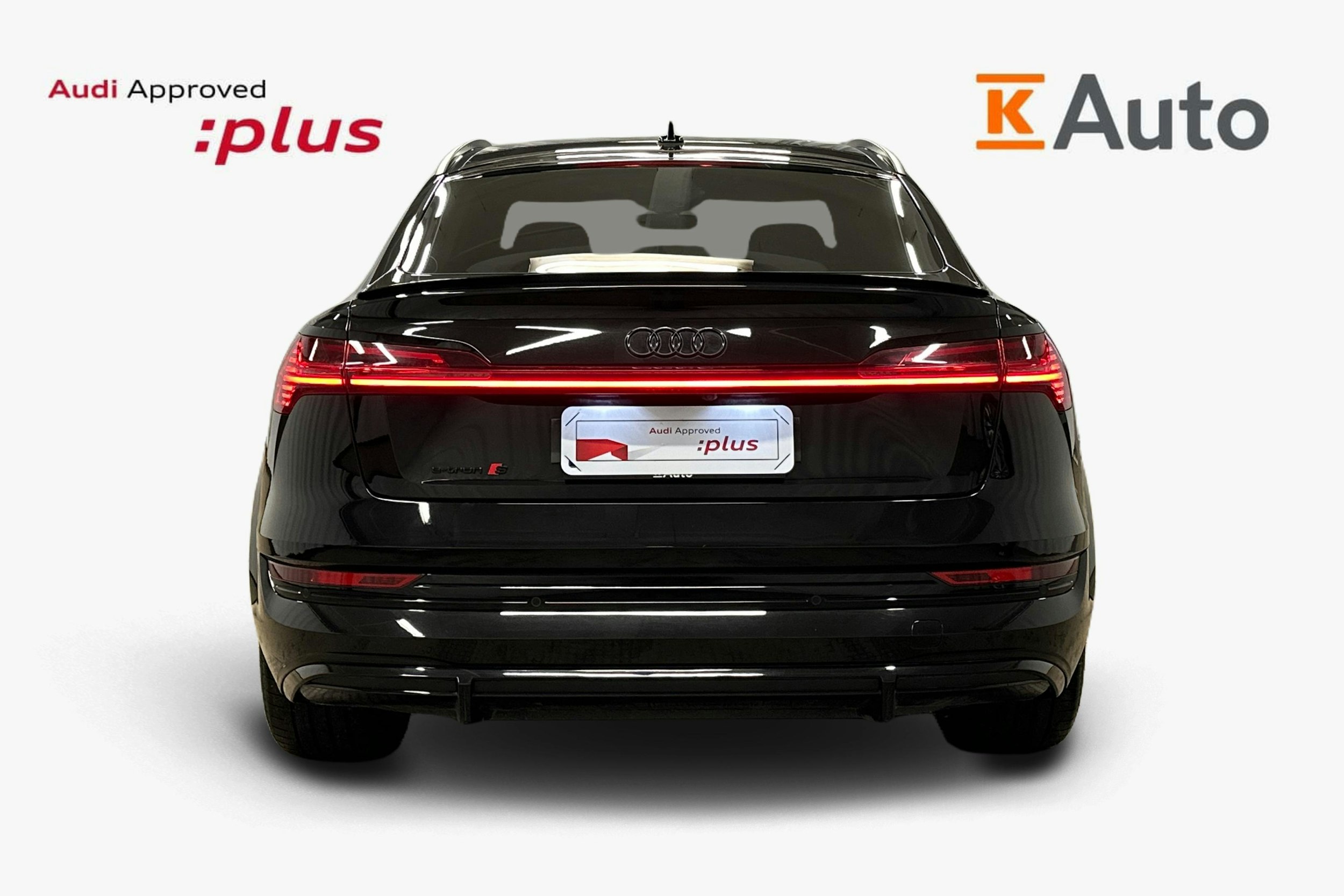 musta Audi e-tron 2023 kuva 4.