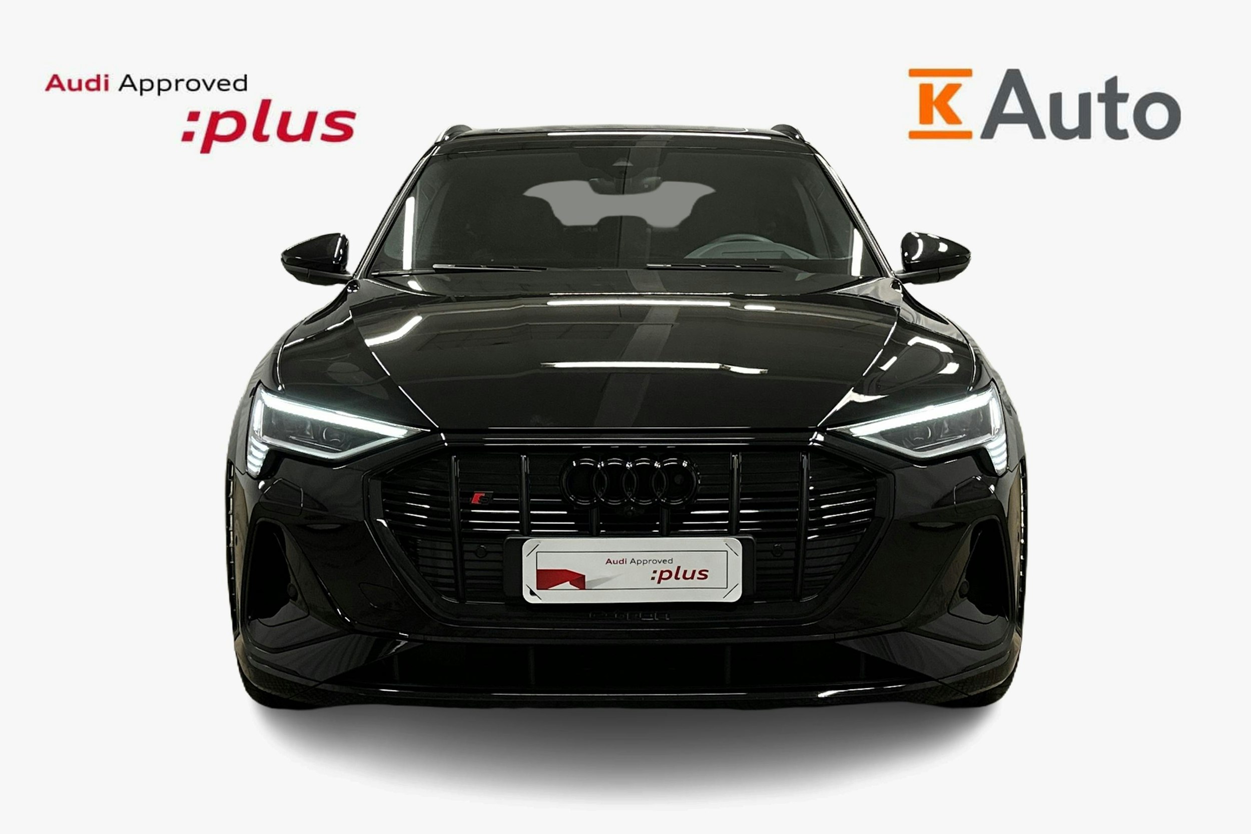 musta Audi e-tron 2023 kuva 6.