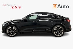 musta Audi e-tron 2023 kuva 7.