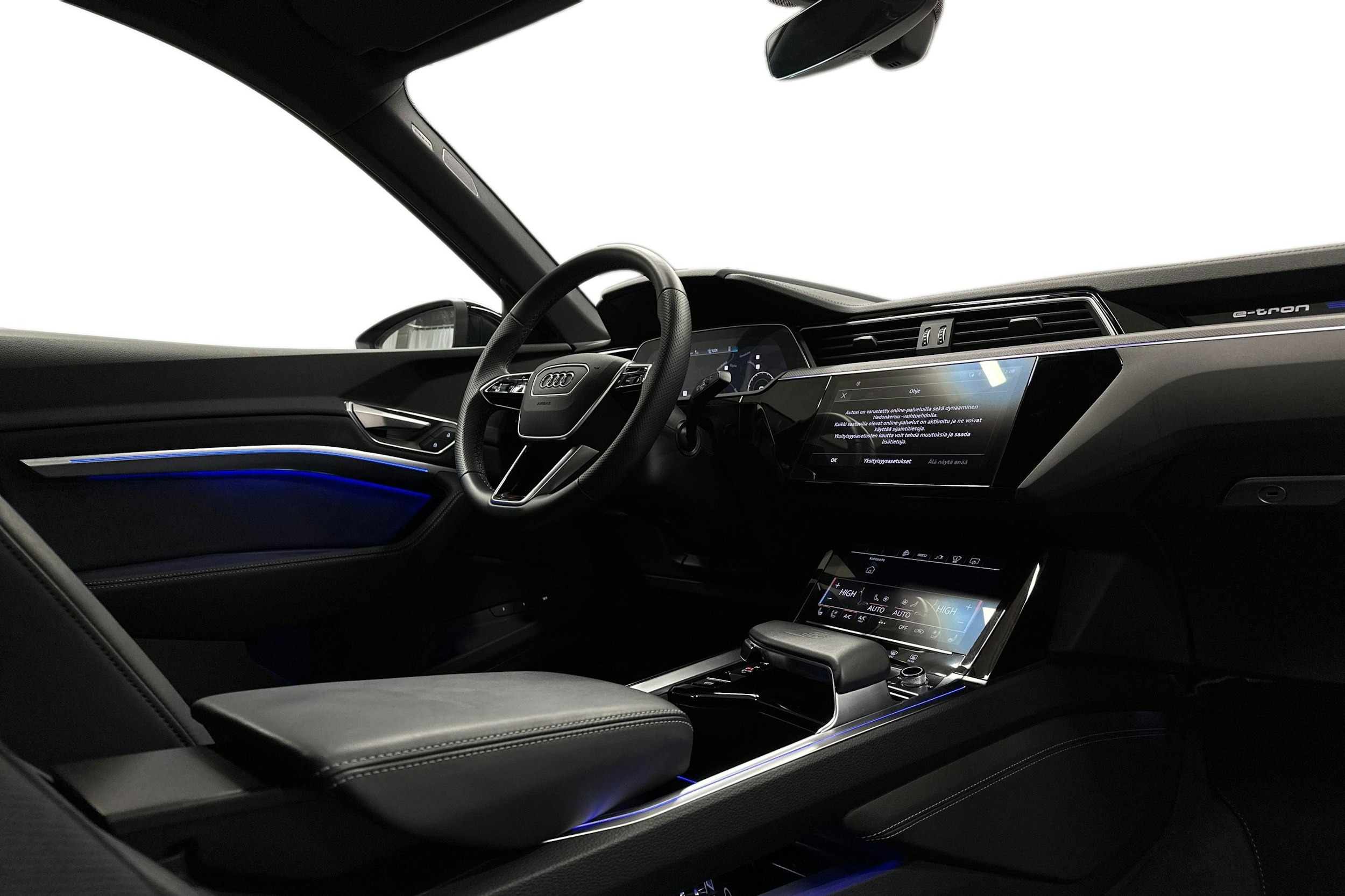musta Audi e-tron 2023 kuva 10.