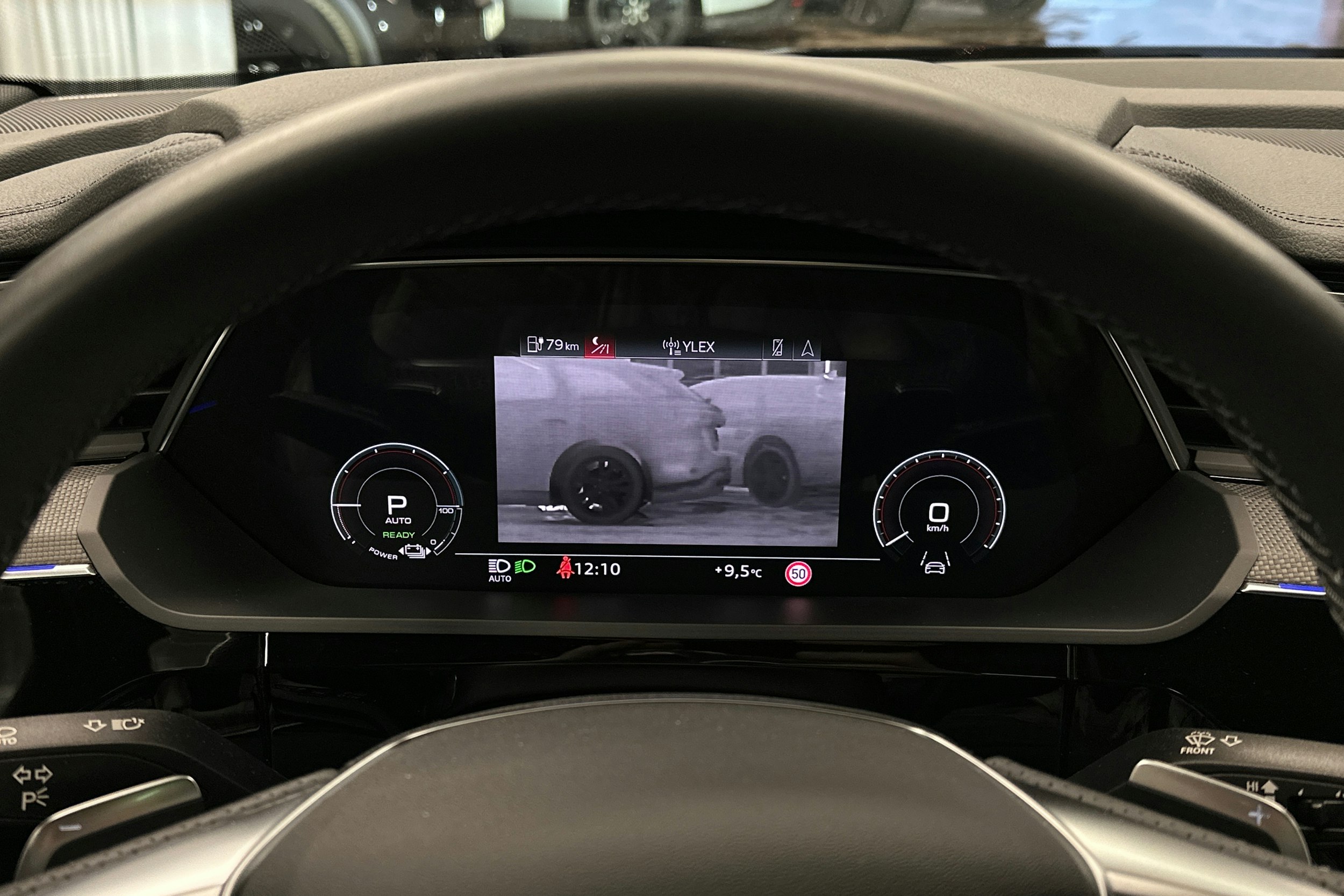 musta Audi e-tron 2023 kuva 17.