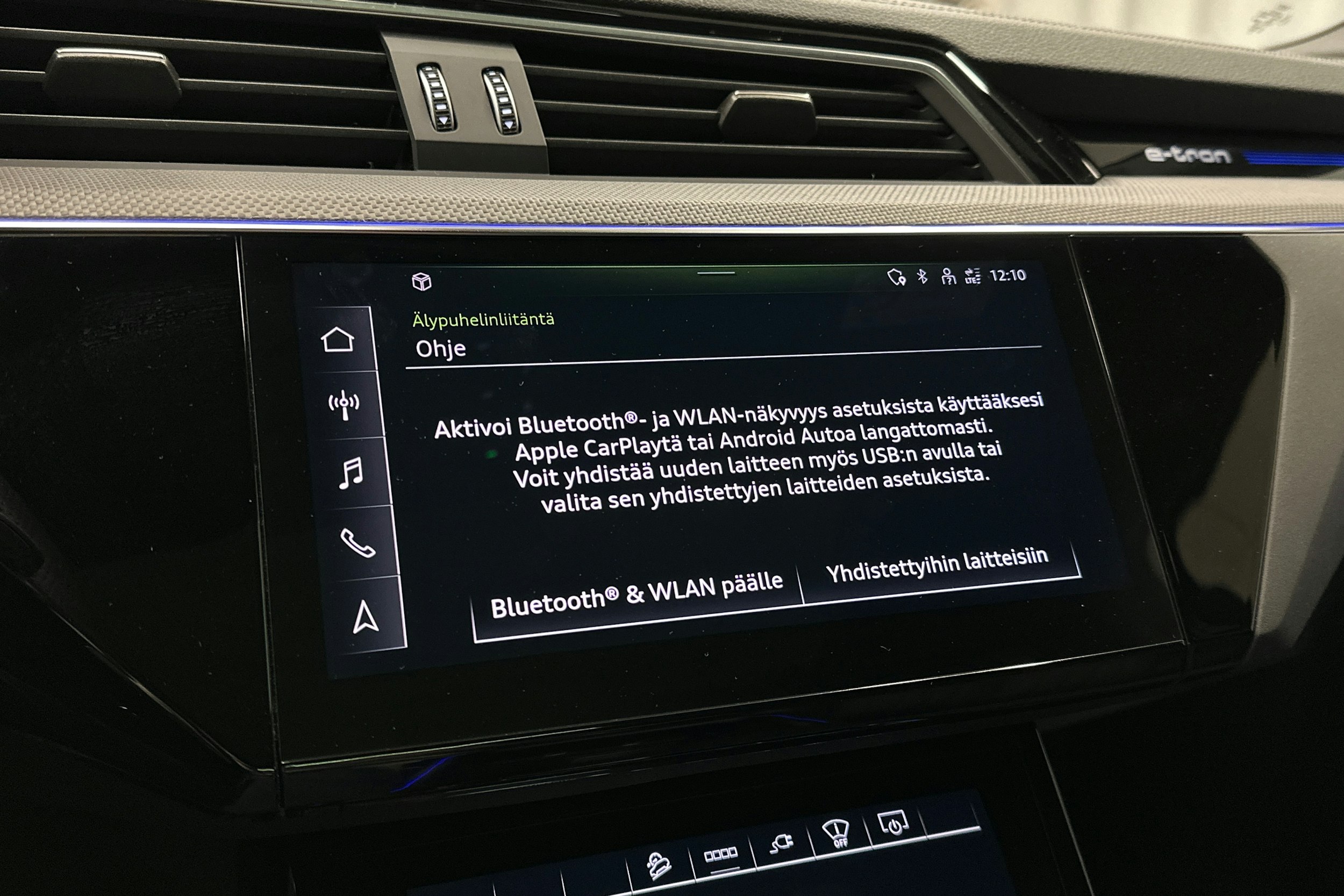 musta Audi e-tron 2023 kuva 19.