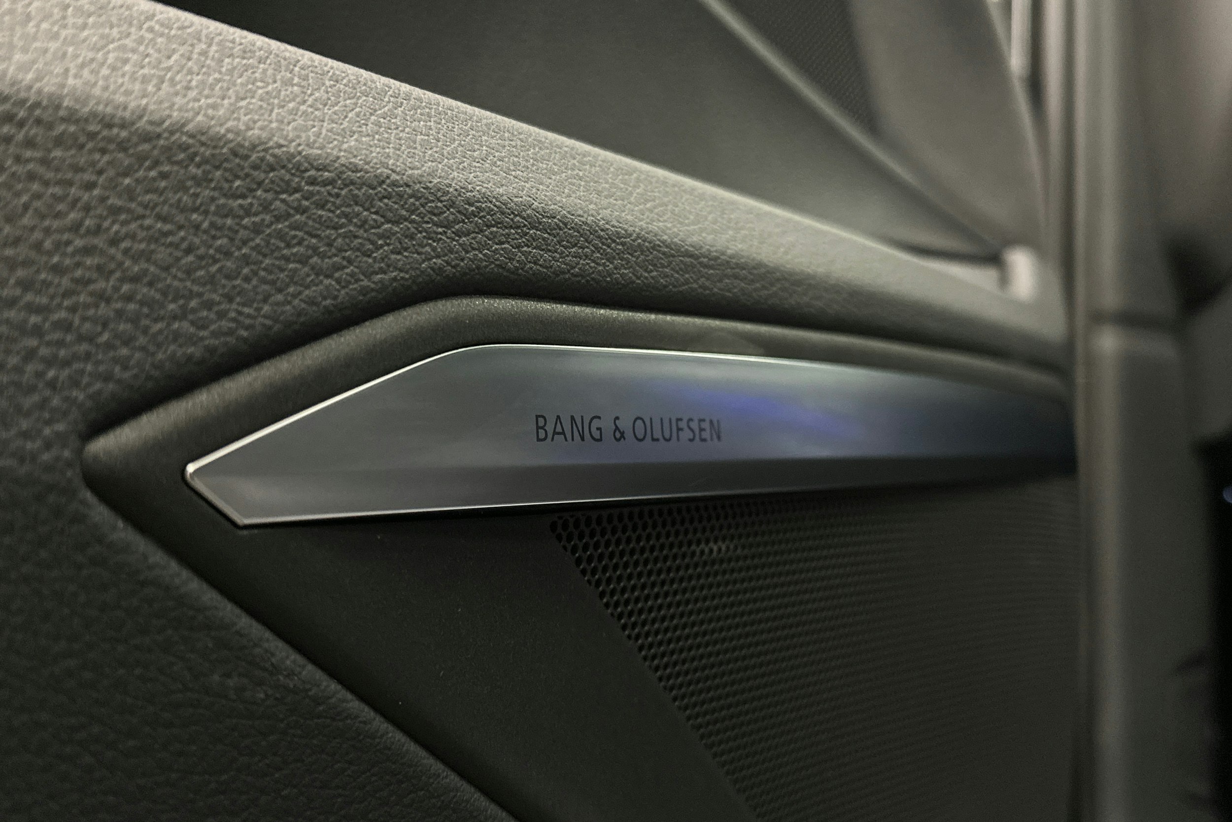 musta Audi e-tron 2023 kuva 29.