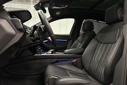 musta Audi e-tron 2023 kuva 33.