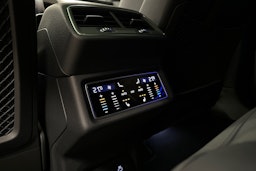 musta Audi e-tron 2023 kuva 34.